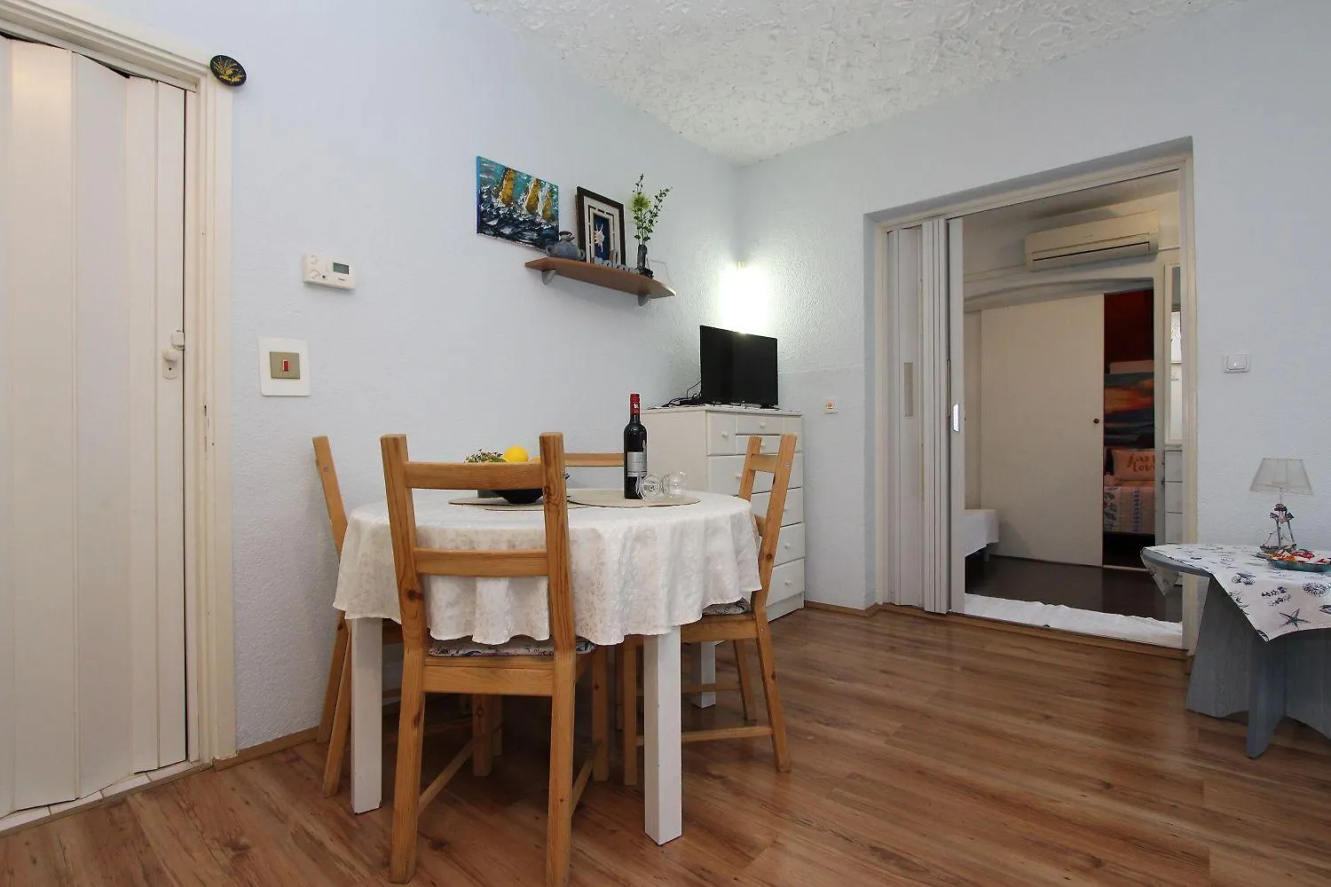 Idyllisches Apartment Nur 200 Meter Zum Strand Mit Taxibootverbindung Nach Rovinj
